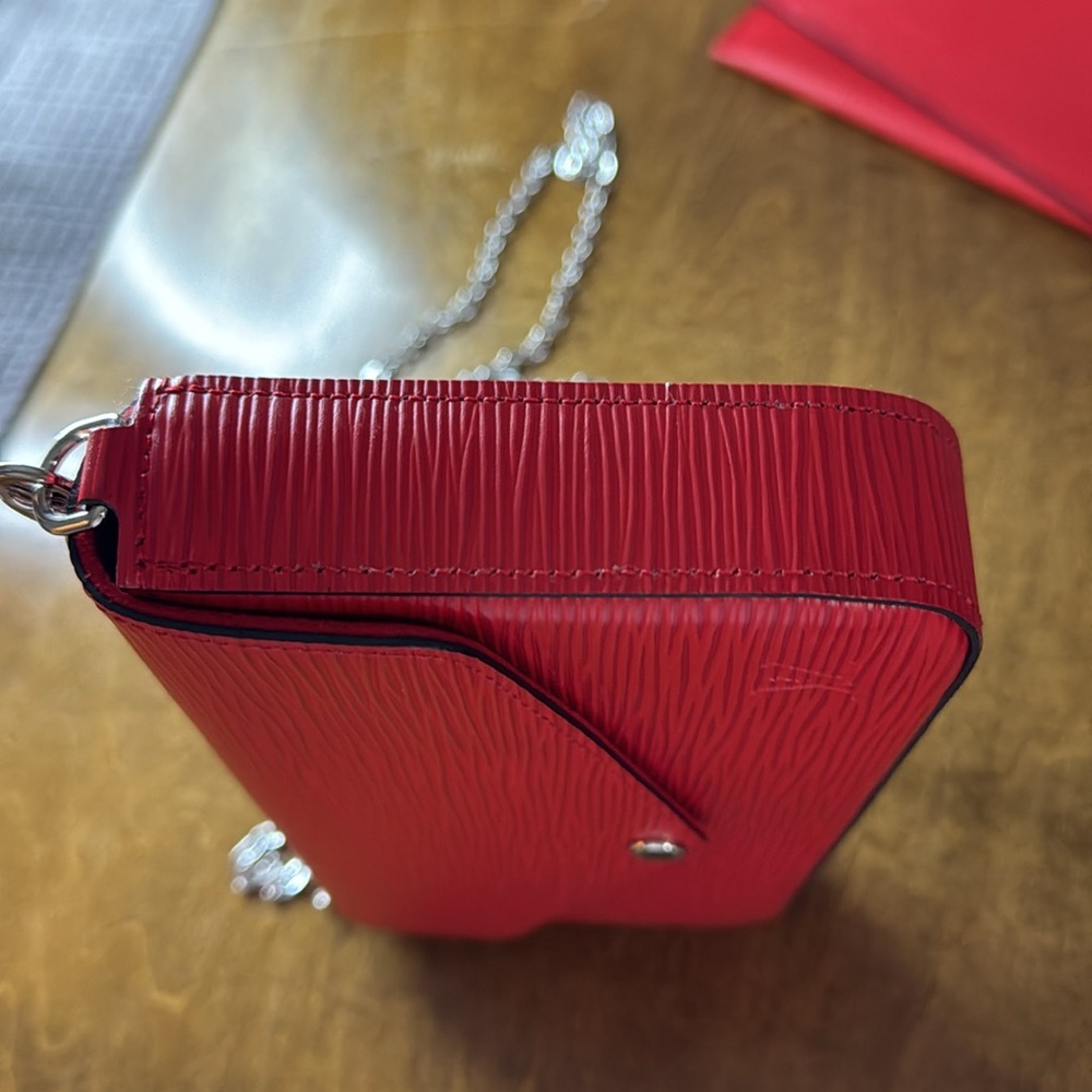 NWOT Louis Vuitton Epi Red Leather Felicia pouchette! Comes with dust bag! - Picture 5 of 15